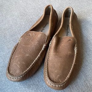 Mens like new Tommy Bahama leather loafers 11.5